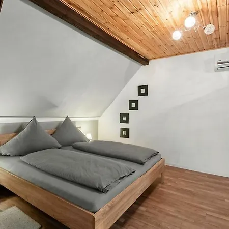 Quiet Holiday Home In Nehren With Garden Ferienhaus
